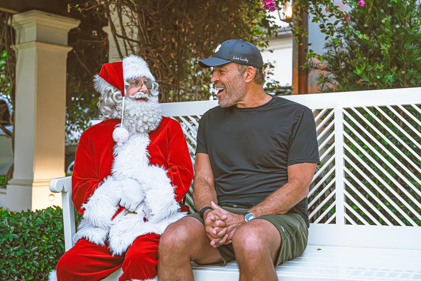 Tony Robbins Height: How Tall is the Legendary Motivator?